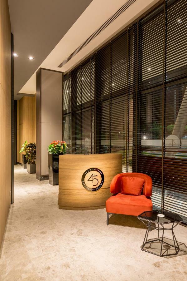 The Fortyfive Business Hotel & Spa มานิซา ภายนอก รูปภาพ