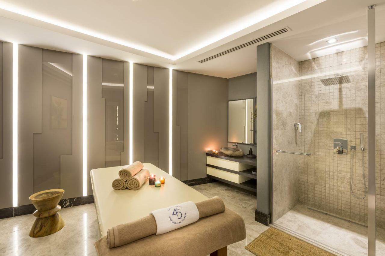 The Fortyfive Business Hotel & Spa มานิซา ภายนอก รูปภาพ