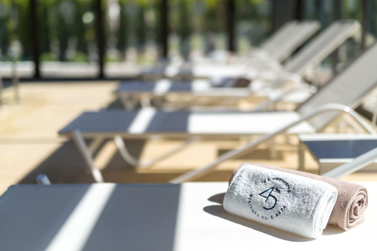 The Fortyfive Business Hotel & Spa มานิซา ภายนอก รูปภาพ